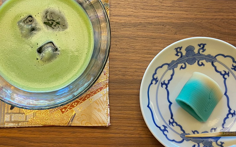 玉泉庵のお抹茶と生和菓子のセット
