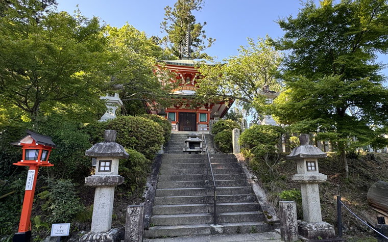 多宝塔（ケーブル三上駅）